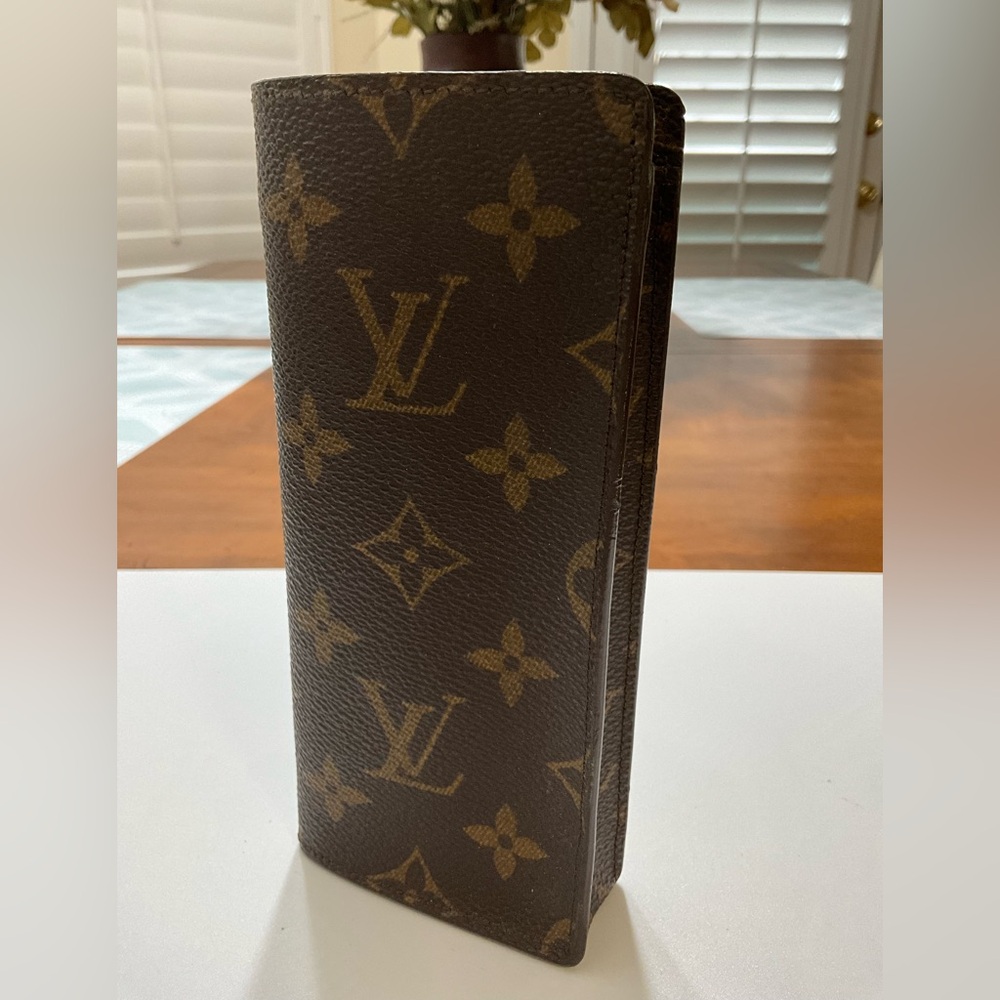 Preloved ~ Authentic Louis Vuitton Monogram Etui Lunettes Simple Glasses Case